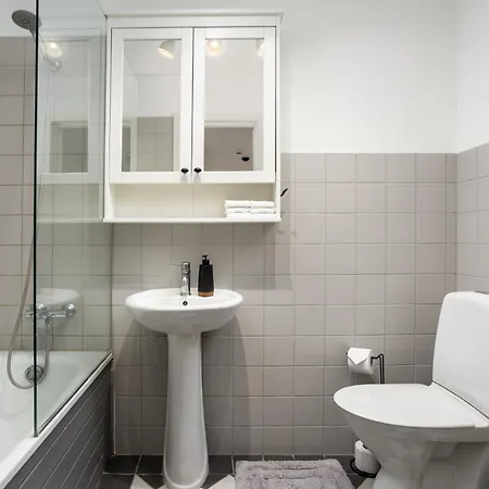 1800 By Vince - Private In Town Hall Square