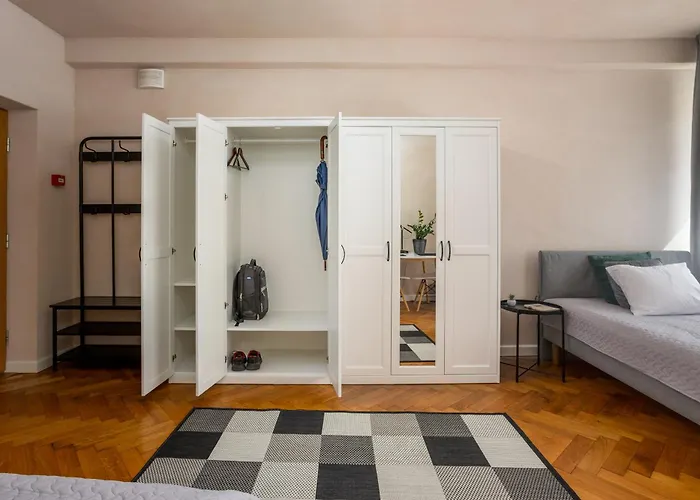 1800 By Vince - Private In Town Hall Square Rum i privatbostad Tartu