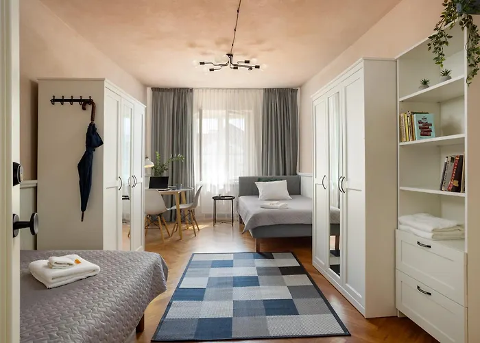 1800 By Vince - Private In Town Hall Square Rum i privatbostad Tartu