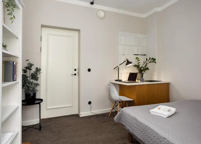 Rum i privatbostad 1800 By Vince - Private In Town Hall Square Tartu