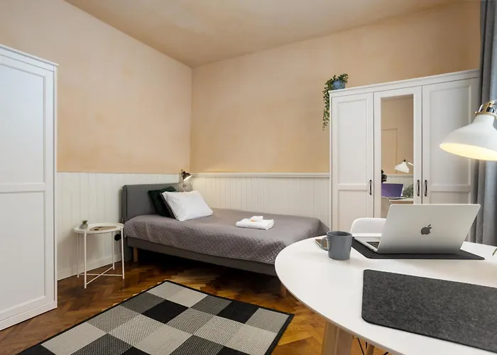 1800 By Vince - Private In Town Hall Square Rum i privatbostad Tartu